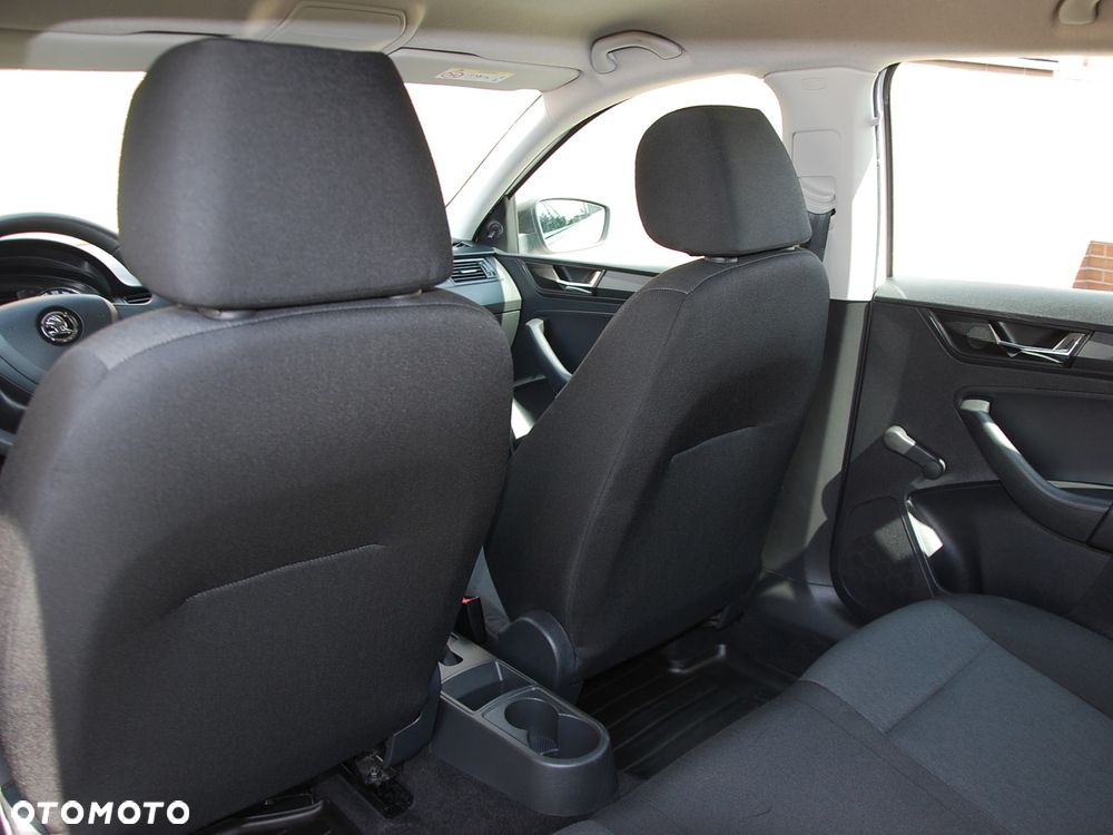 Skoda RAPID 1.0 TSI Active - 10