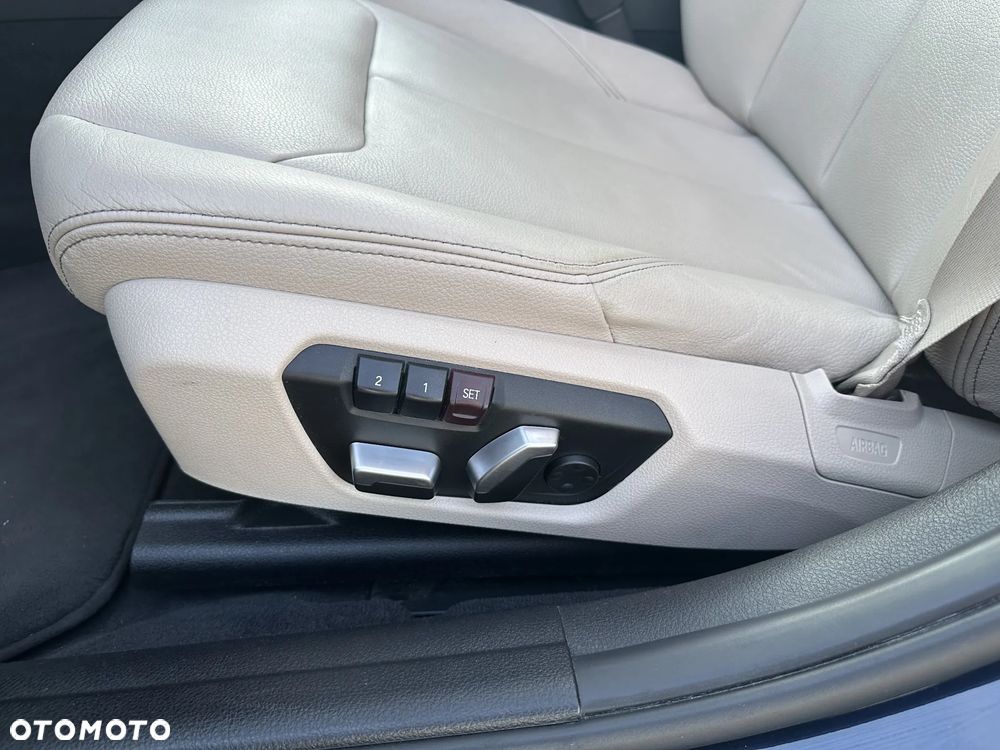 BMW Seria 3 325d Touring Luxury Line - 16