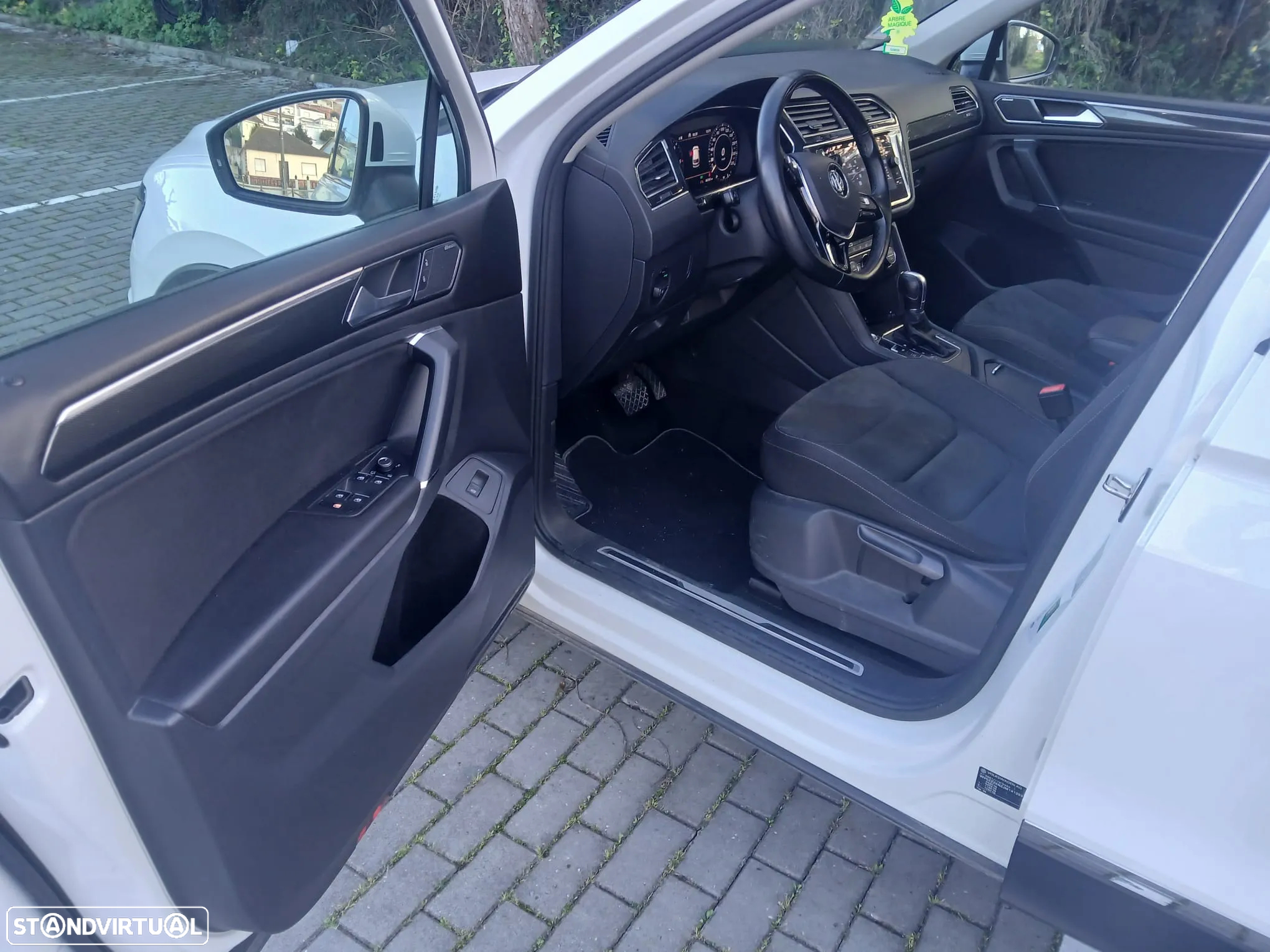 VW Tiguan Allspace 2.0 TDI Highine DSG - 10