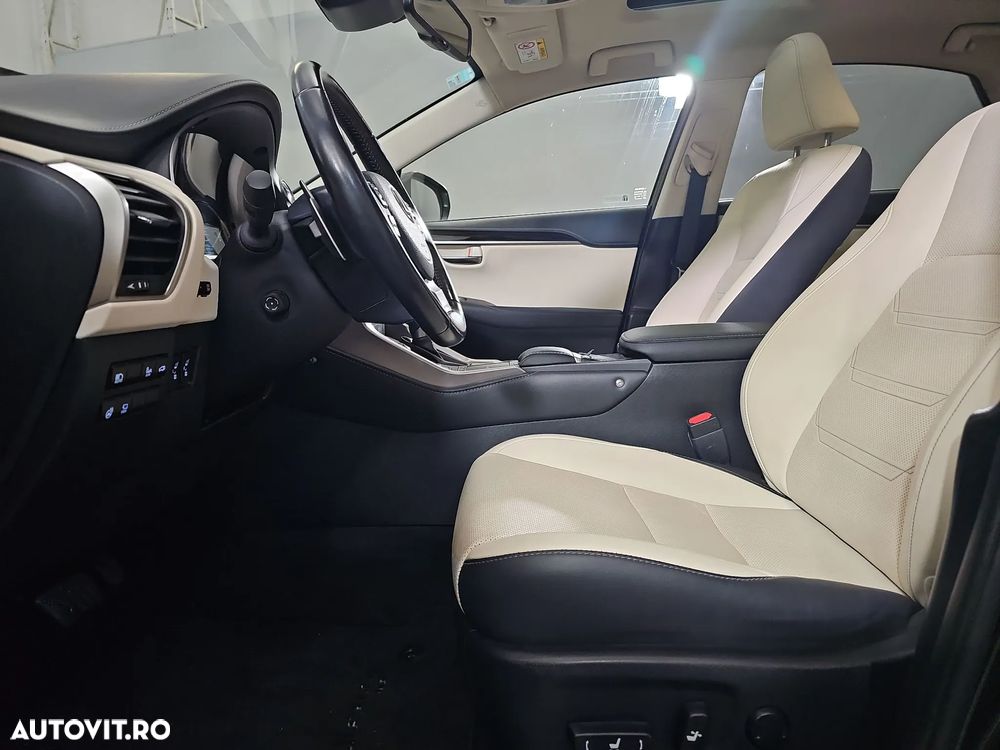 Lexus Seria NX 300h - 25