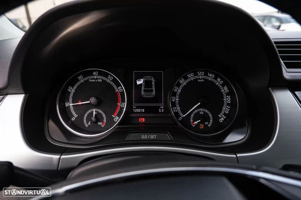 Skoda Fabia 1.0 TSI Essence - 17