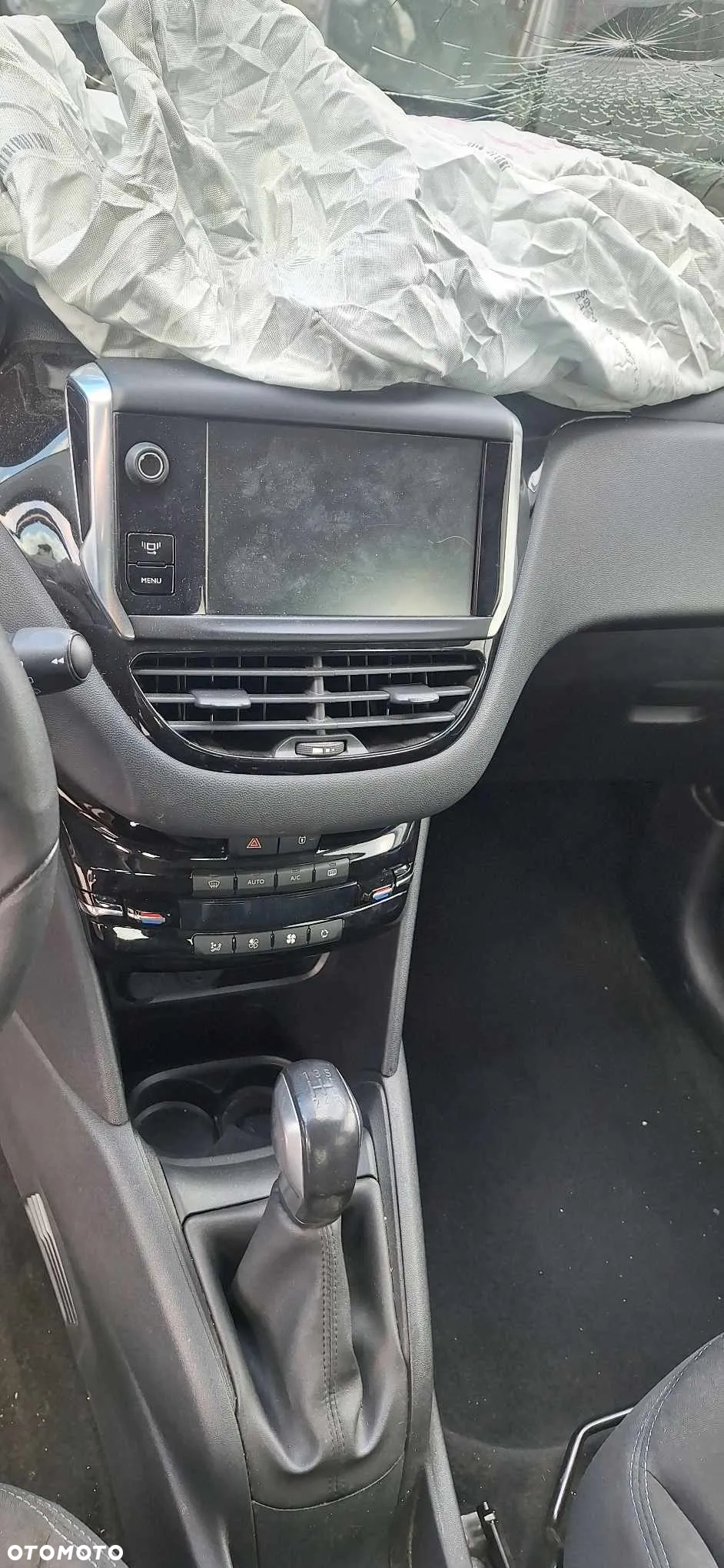 Peugeot 208 lampa tył prawa - 9
