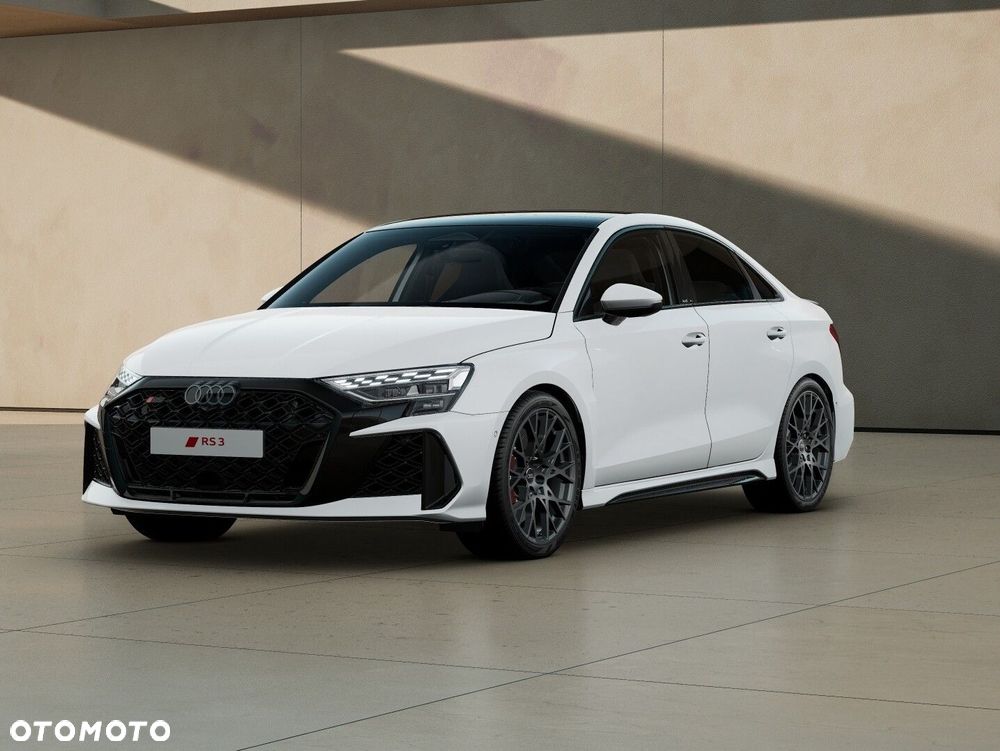 Audi RS3 Limousine - 1