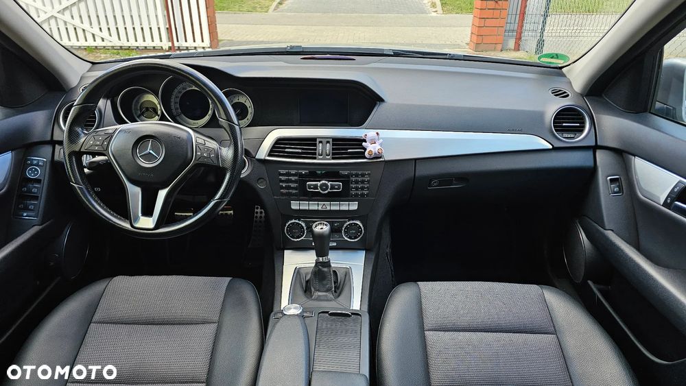 Mercedes-Benz Klasa C 200 CGI BlueEFFICIENCY Avantgarde - 6