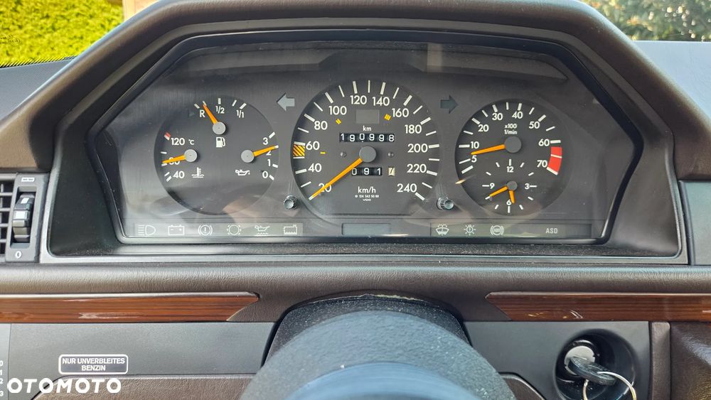 Mercedes-Benz W124 (1984-1993) - 13
