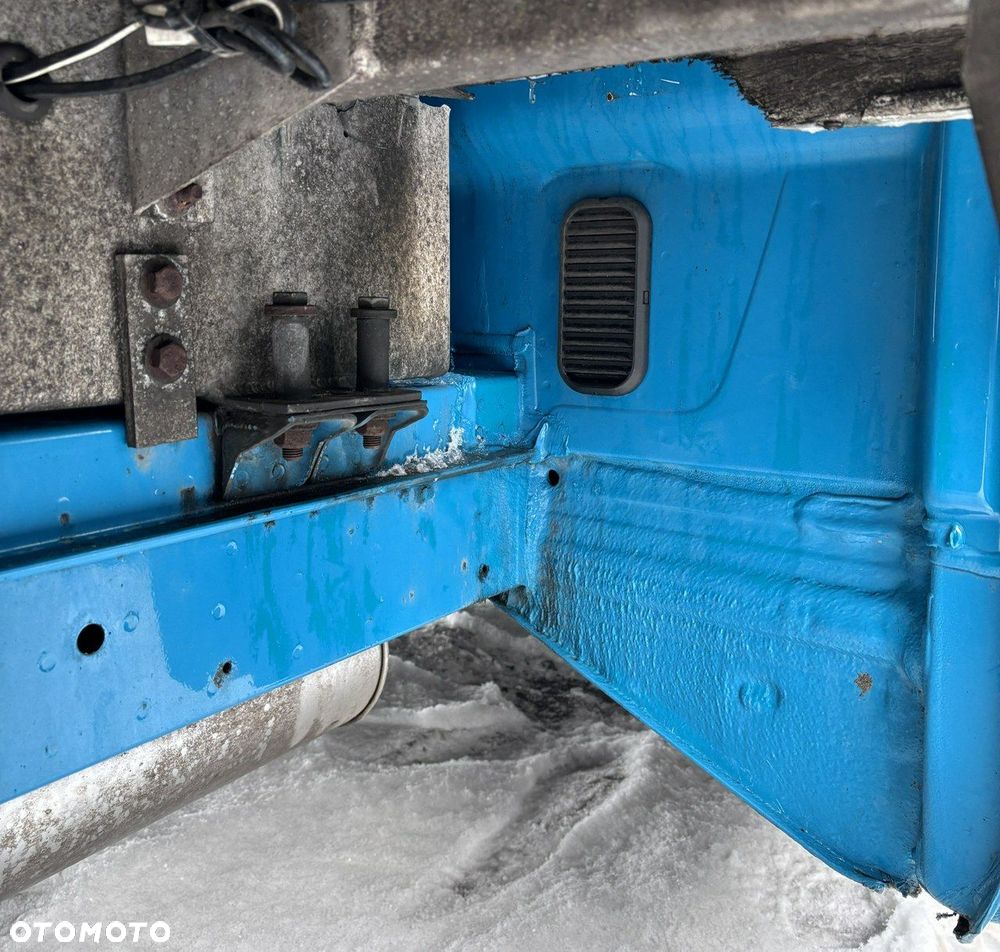 Mercedes-Benz Sprinter - 14