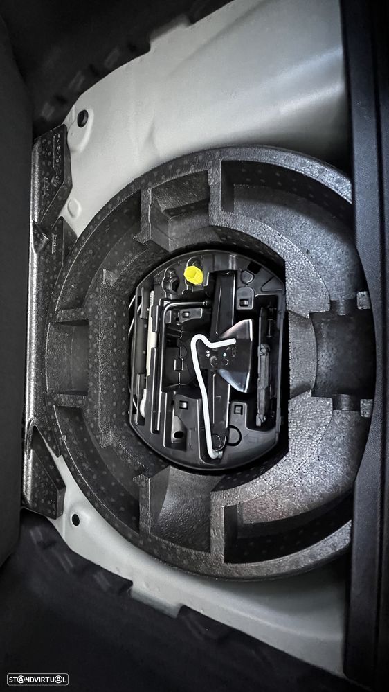 DS DS3 Crossback PureTech 130 Aut. PERFORMANCE LINE + - 44