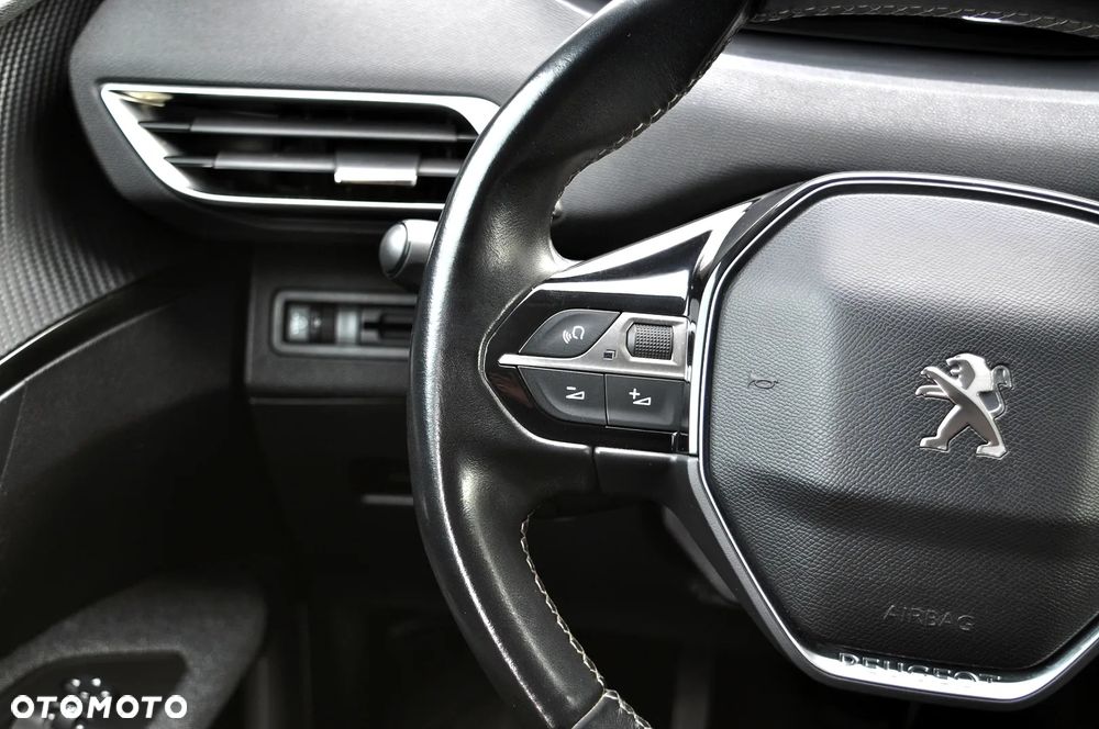 Peugeot 3008 1.2 PureTech Allure S&S - 33