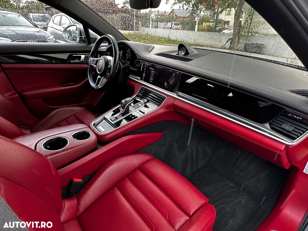 Porsche Panamera 4S - 9