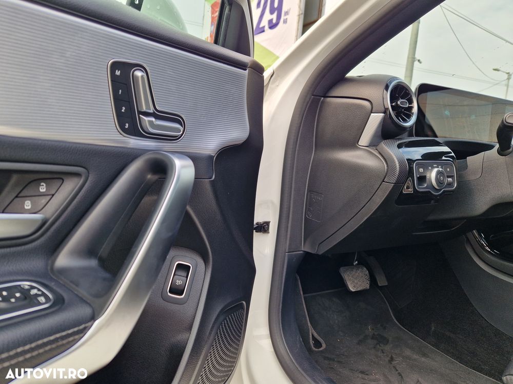 Mercedes-Benz A 220 Sedan 7G-DCT - 17