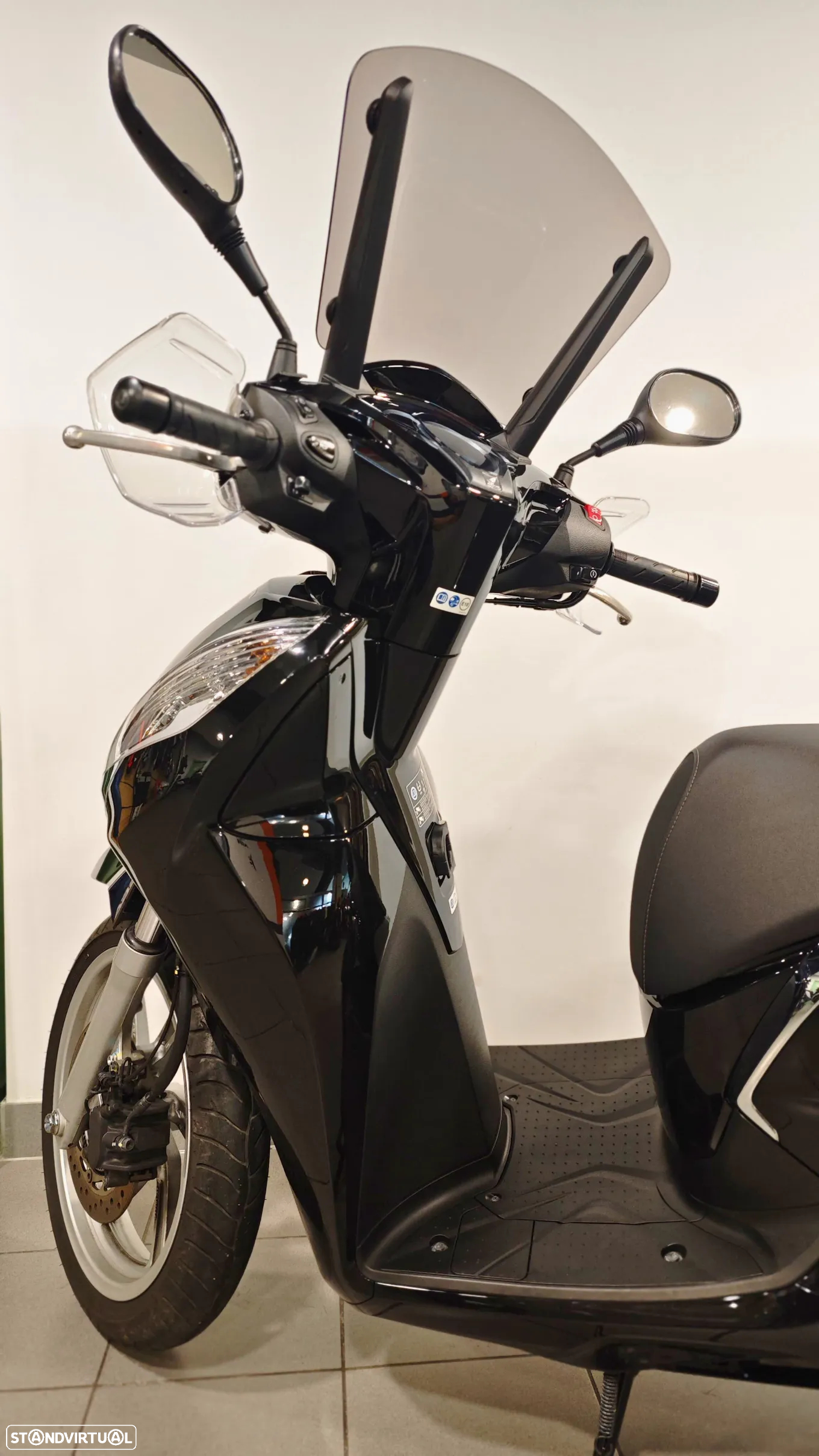 Honda SH 300i - 13