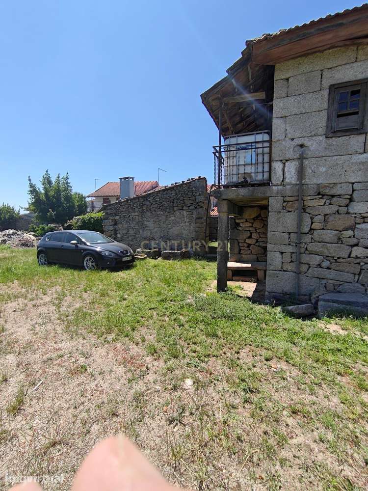 Casa Principal e mais 2 para Renovar com Jardim e Vinhedo em Vila Chã, - Grande imagem: 4/12