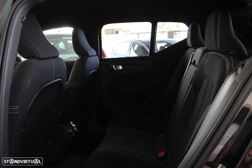 Volvo XC 40 2.0 B3 Plus Dark - 10