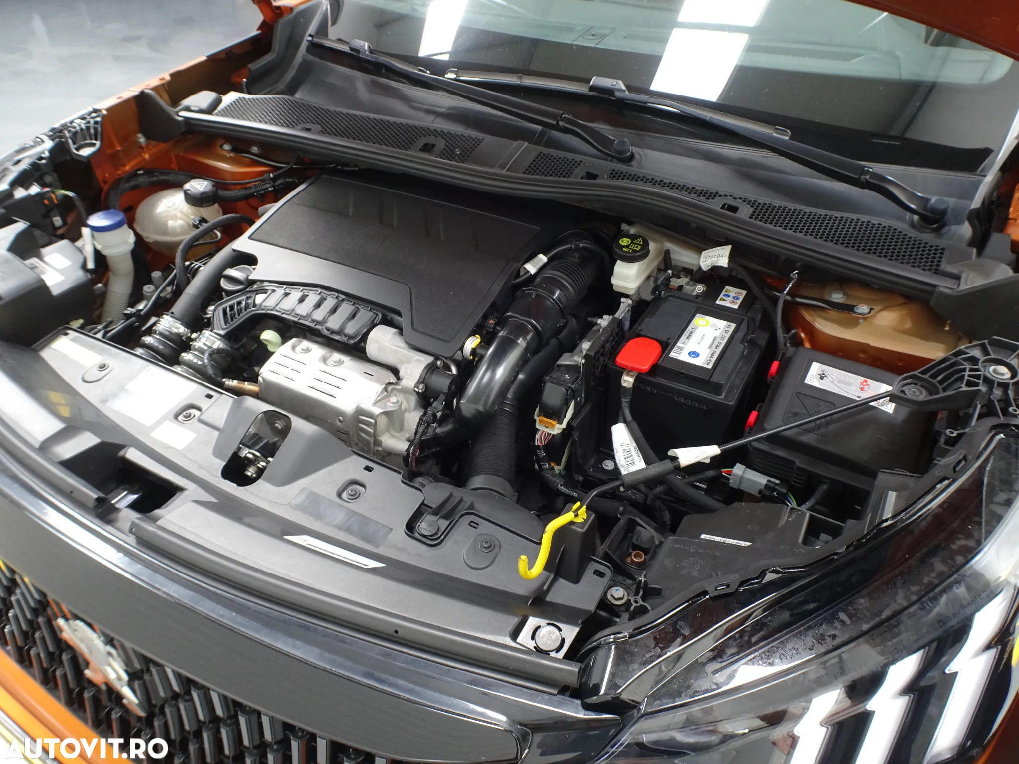 Peugeot 2008 1.2 L PureTech STT GT Line - 29