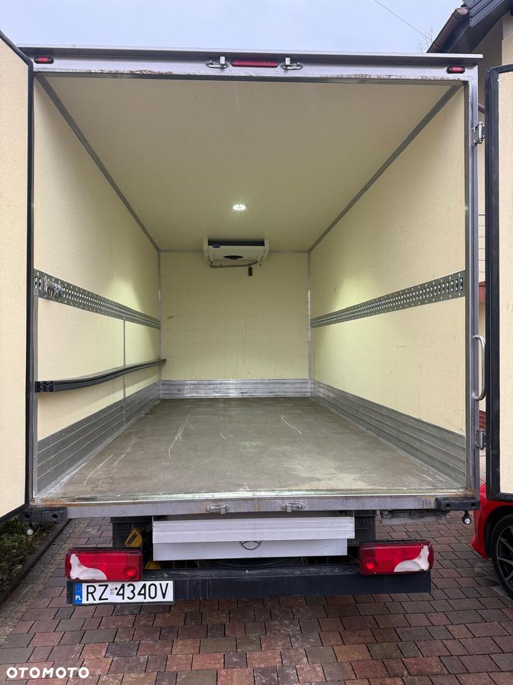 Mercedes-Benz SPRINTER - 11