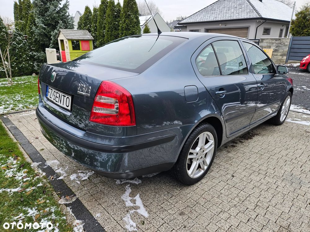 Skoda Octavia 1.6 FSI Ambiente - 6