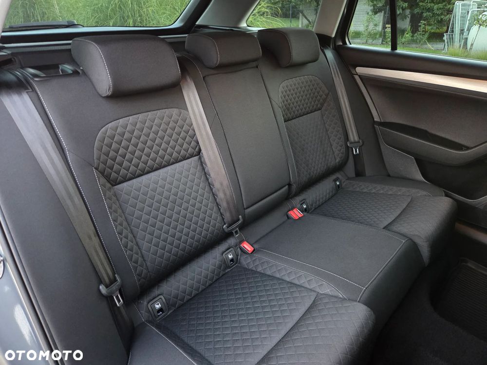 Skoda Superb 2.0 TDI SCR Ambition DSG - 18