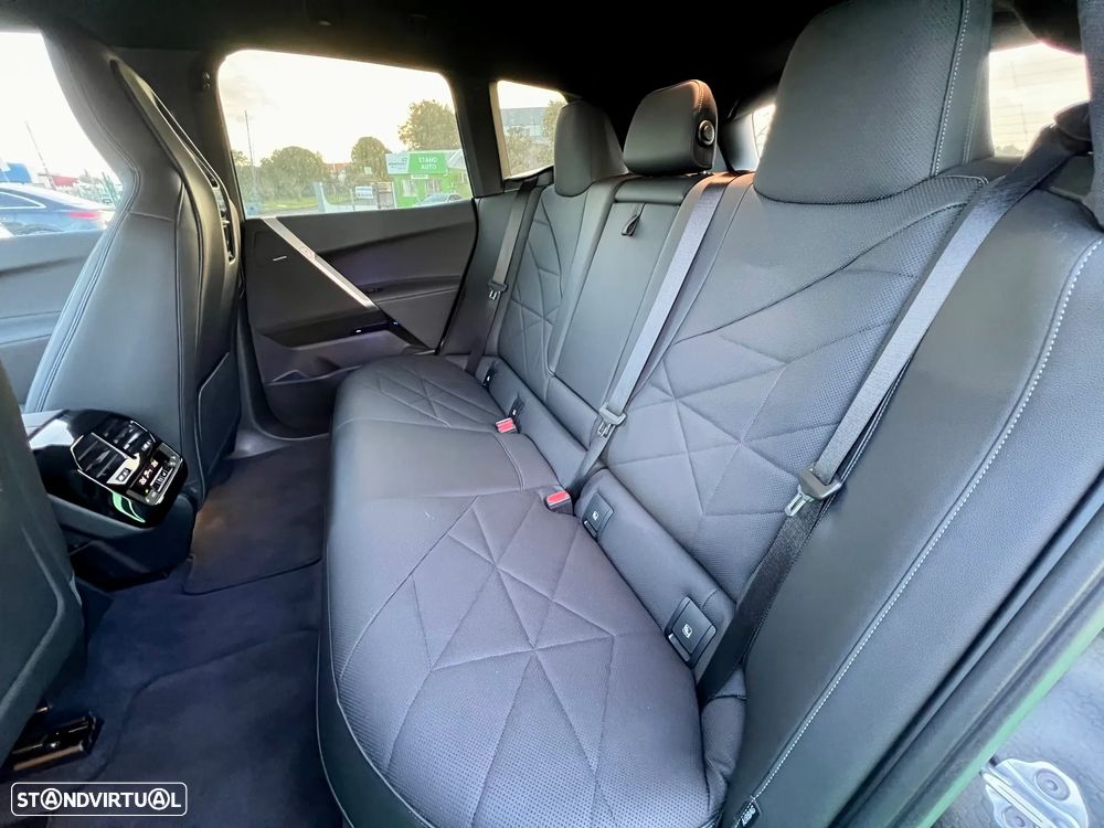 BMW iX xDrive 40 - 17