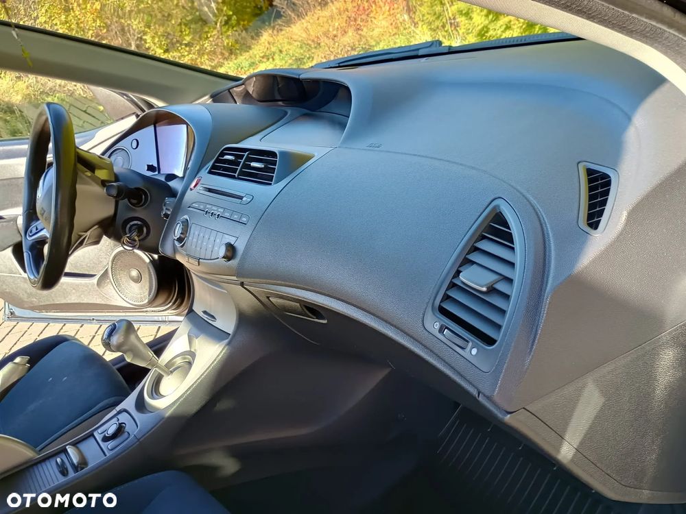 Honda Civic 1.4 Comfort - 29