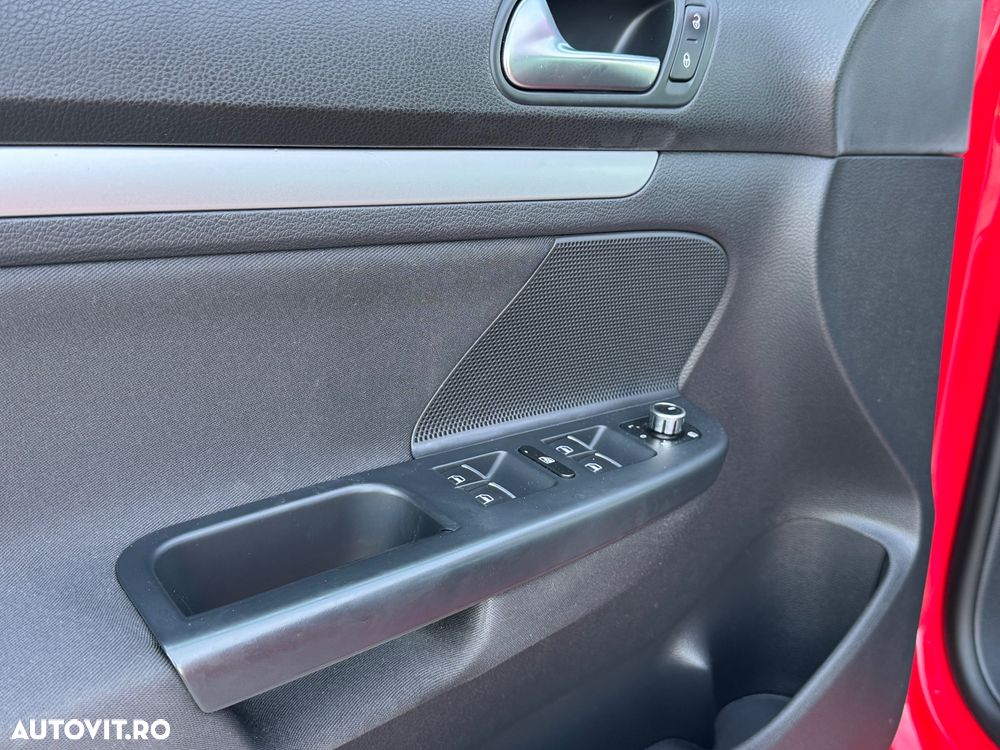 Volkswagen Golf Variant 2.0 TDI DPF Highline - 13