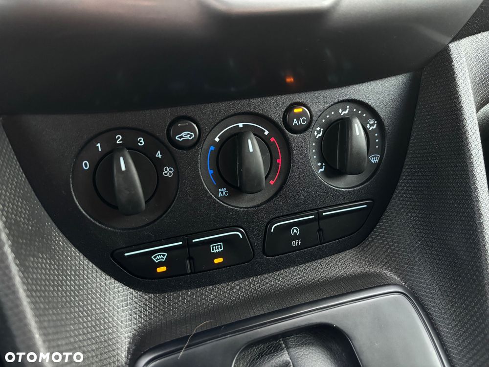Ford Tourneo Connect Grand - 22