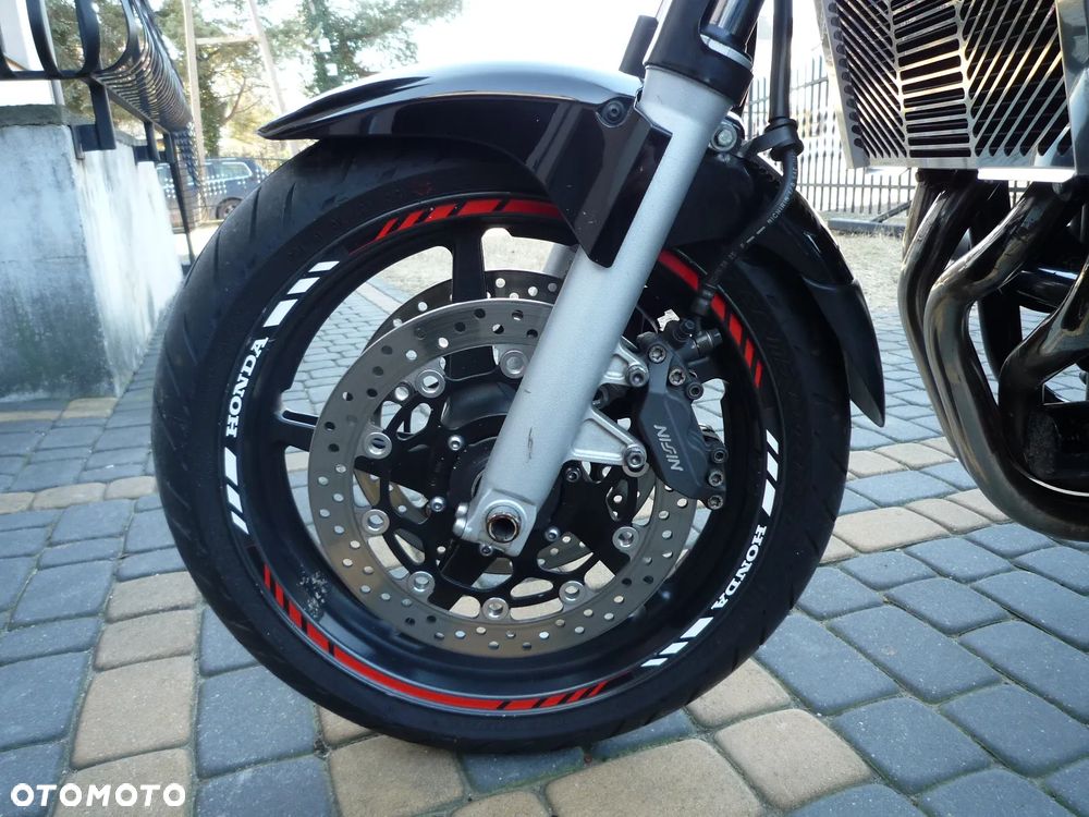 Honda CB - 12
