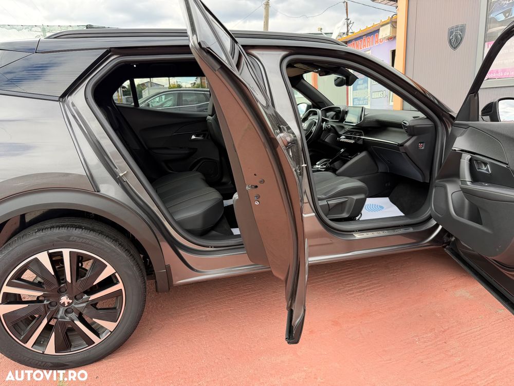 Peugeot 2008 1.2 L PureTech STT EAT8 GT Line - 29