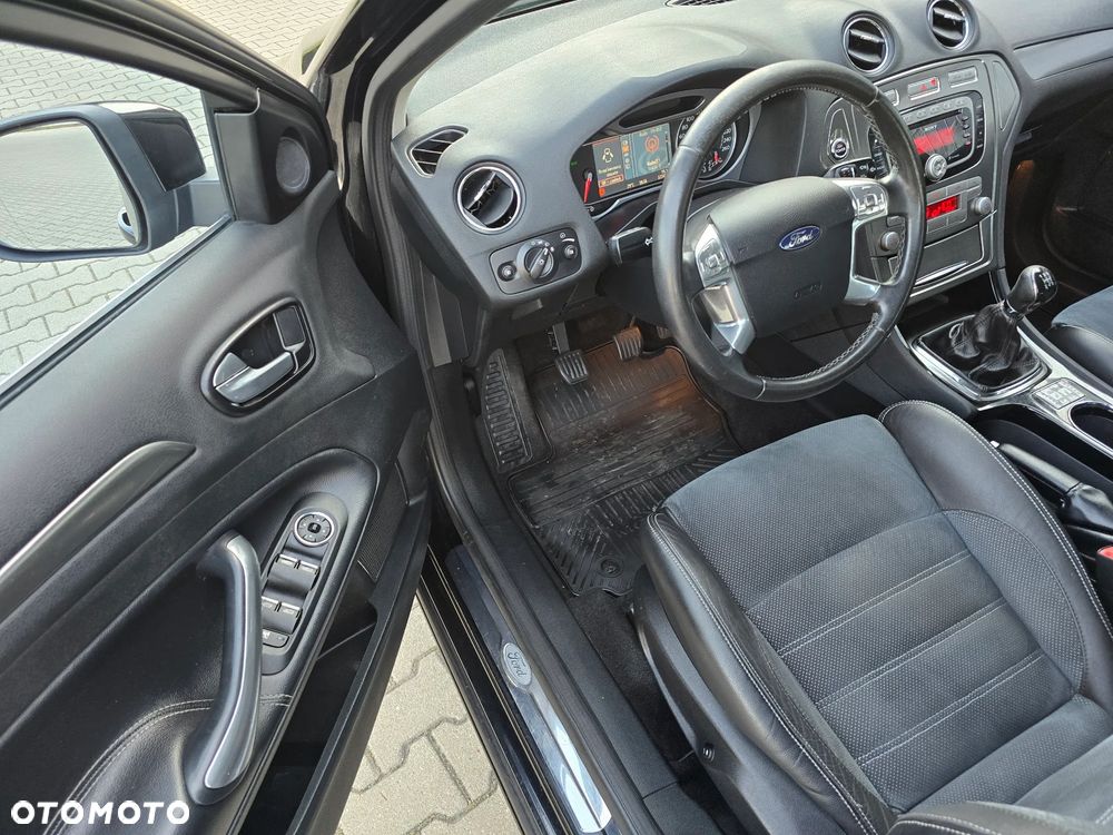 Ford Mondeo 2.0 FF Ghia - 10