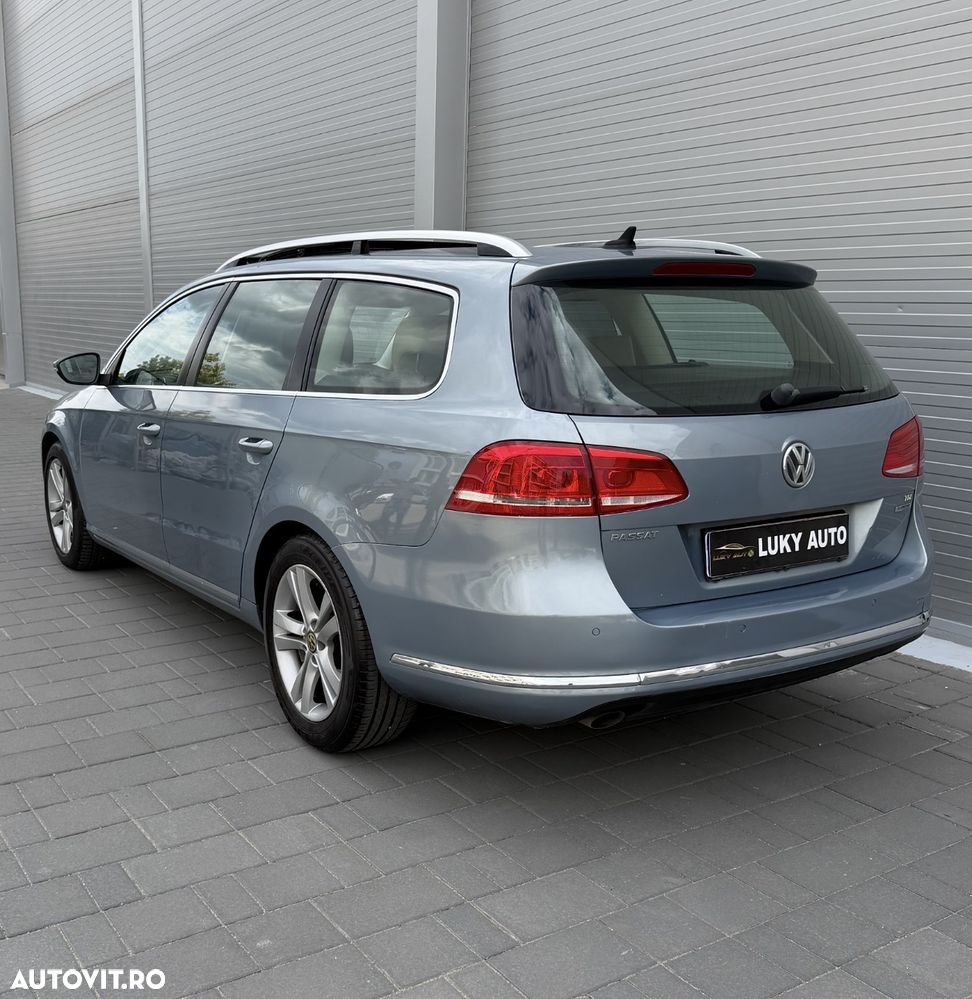 Volkswagen Passat - 11