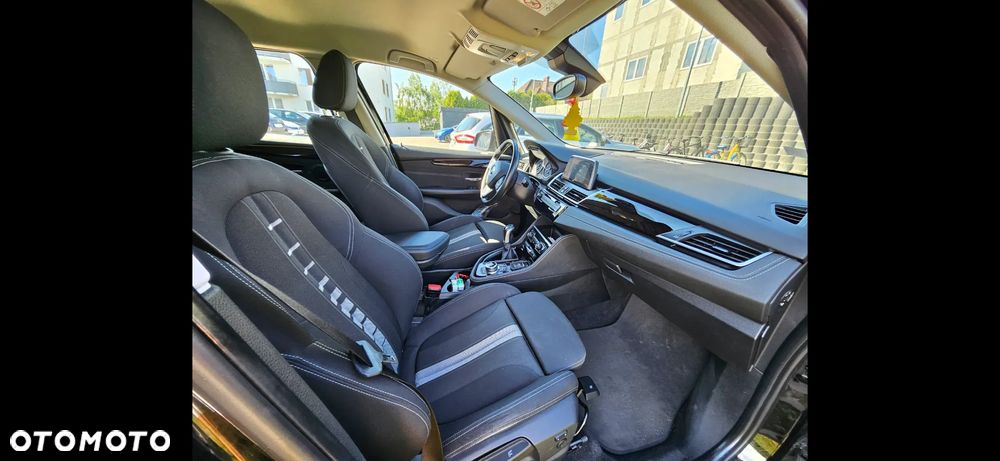 BMW Seria 2 218i - 11