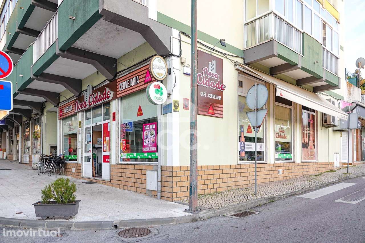 Café em pleno funcionamento com uma das melhores localizações da cidad - Grande imagem: 4/9