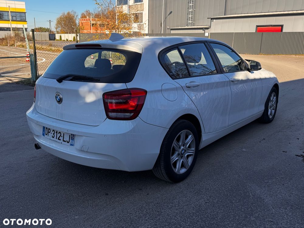 BMW Seria 1 114d Sport Line - 3