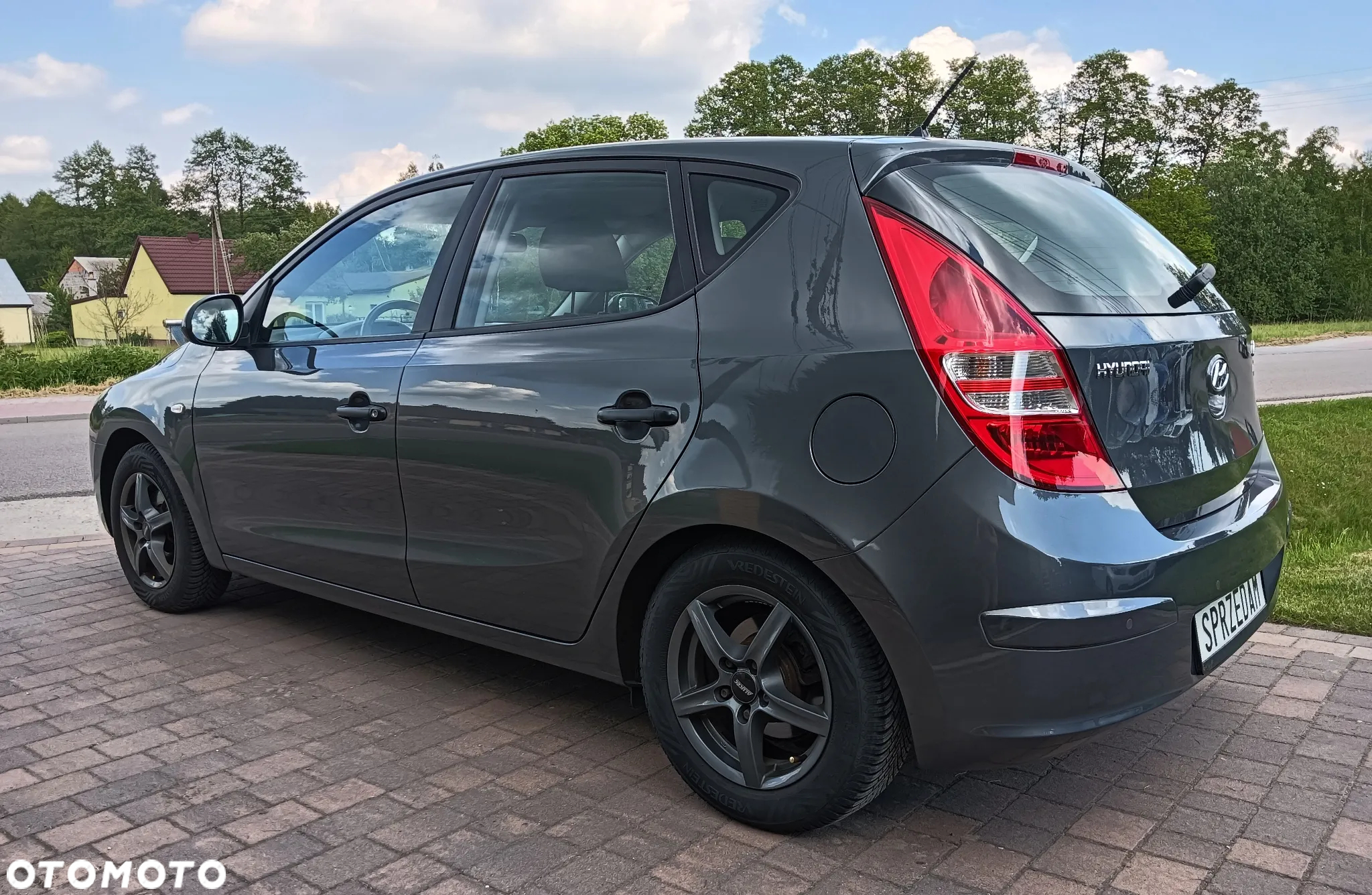 Hyundai i30 1.4 Base + - 3
