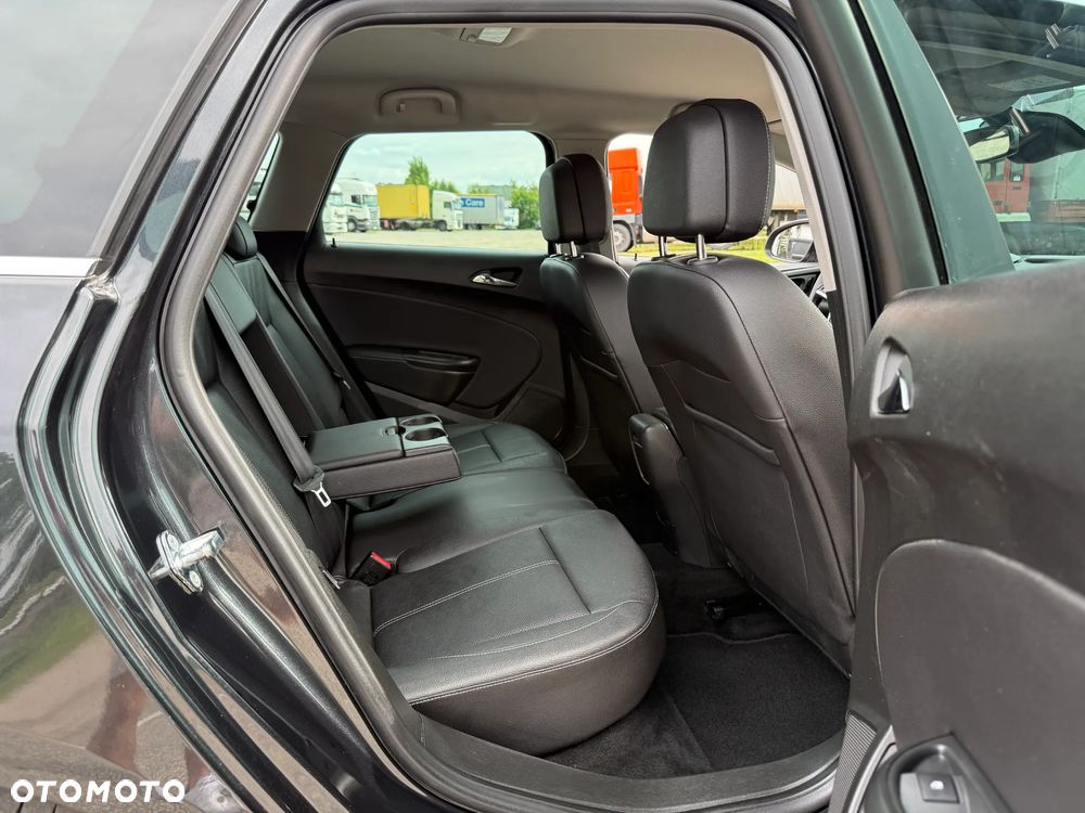 Opel Astra 1.4 Turbo Innovation - 27