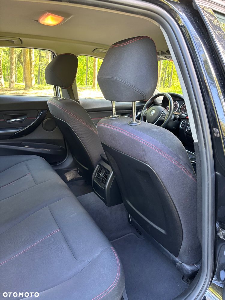 BMW Seria 3 320d Sport Line - 17