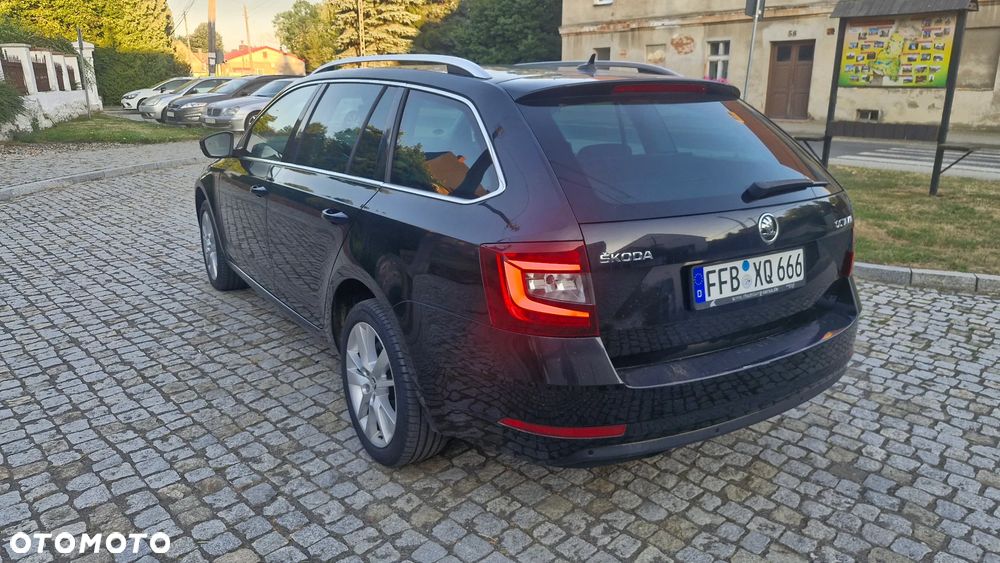 Skoda Octavia 2.0 TDI DSG Exclusive - 10