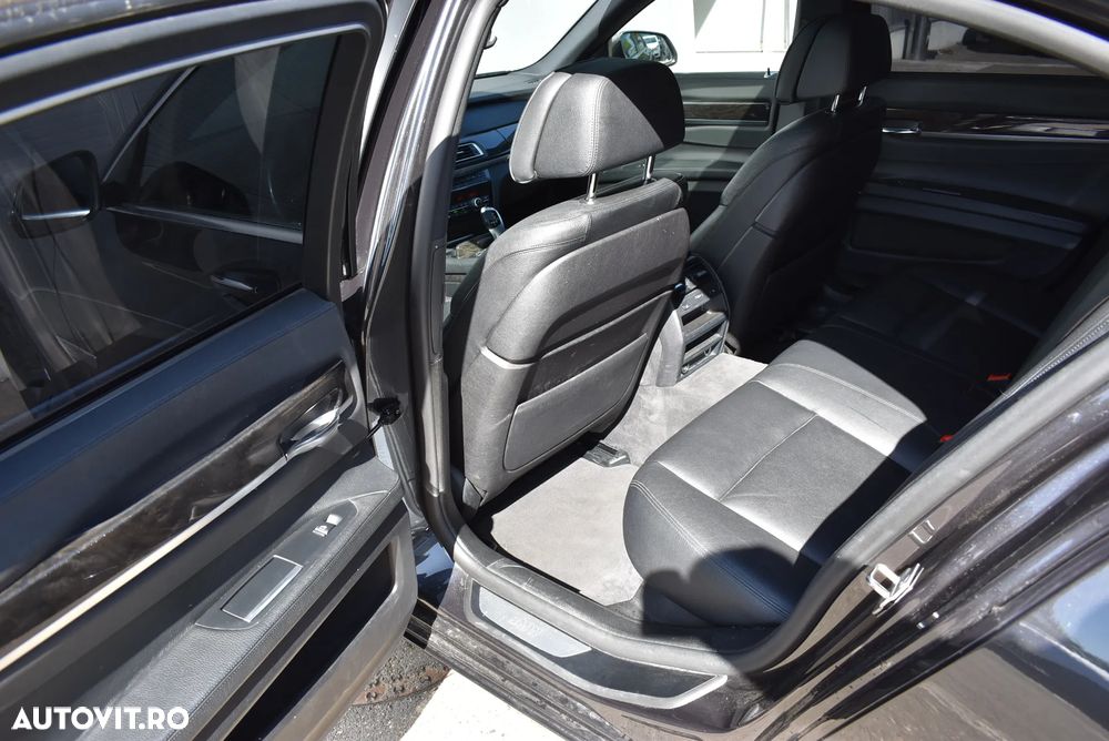 BMW Seria 7 730d xDrive - 22