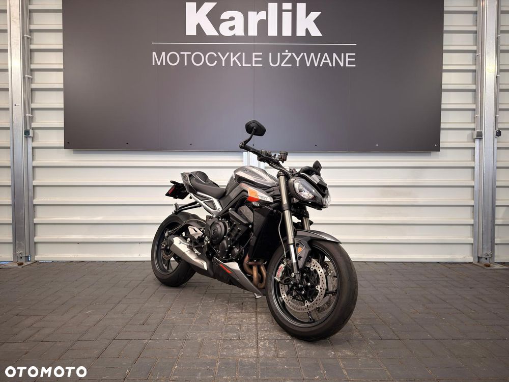 Triumph Street Triple - 1