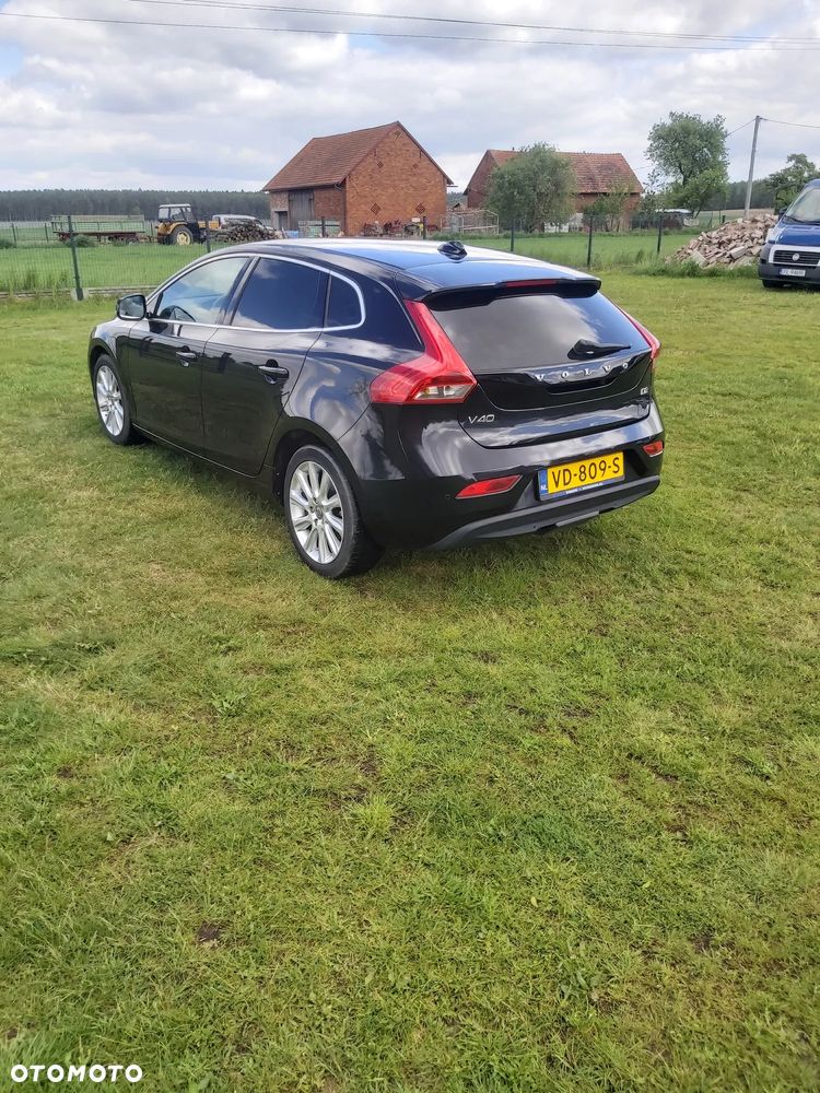 Volvo V40 D2 Summum - 14