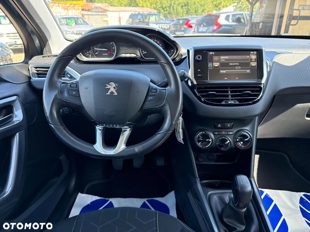 Peugeot 2008 1.2 Pure Tech Style - 19