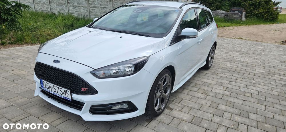 Ford Focus 2.0 EcoBoost ST mit Leder-Sport-Paket - 2