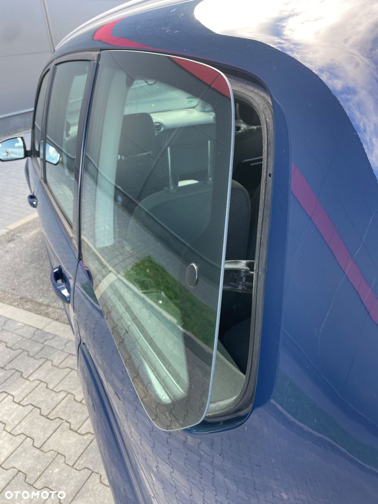 Ford Galaxy 2.0 TDCi Ambiente - 16