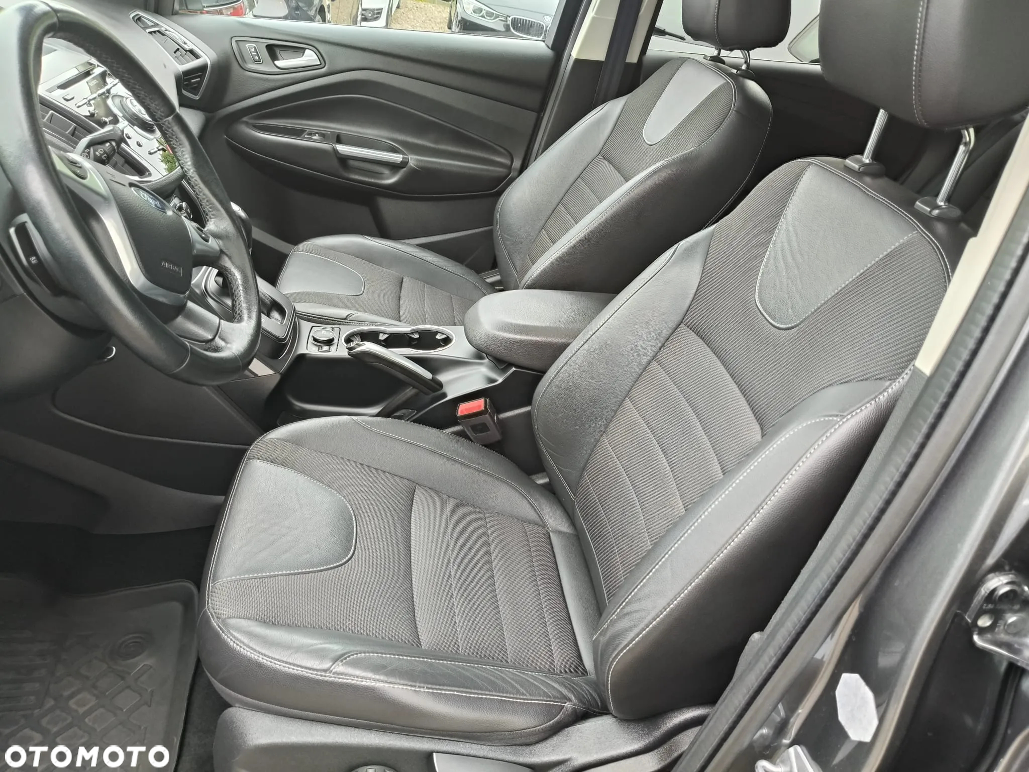 Ford Kuga 2.0 TDCi 4x4 Titanium - 12