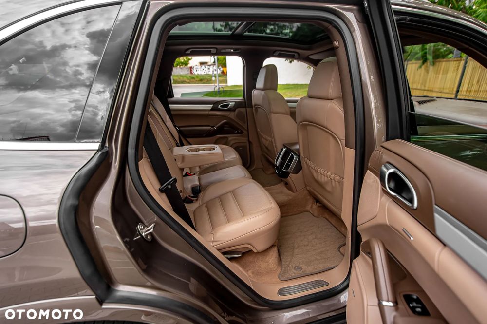 Porsche Cayenne S - 34