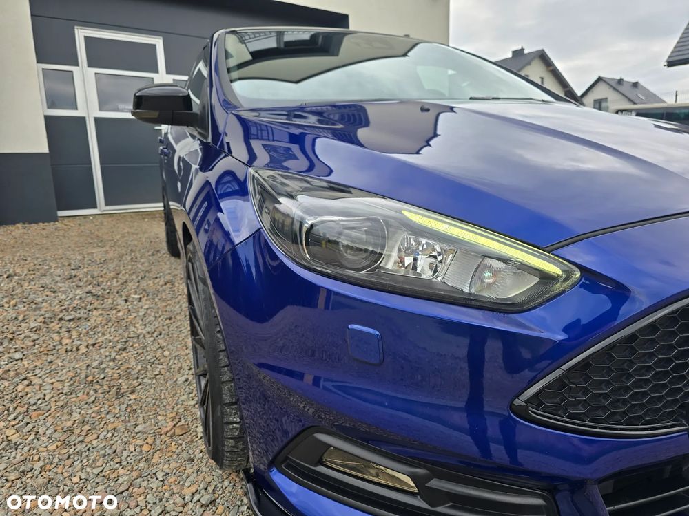 Ford Focus 2.0 EcoBoost ST mit Leder-Exclusiv-Paket - 11