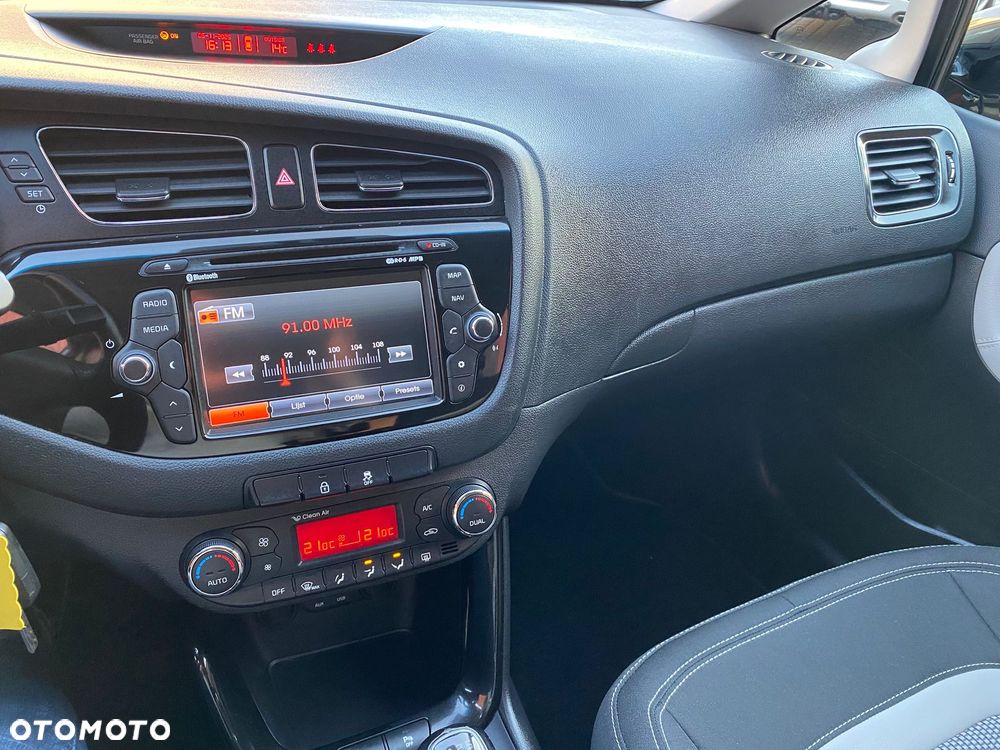 Kia Ceed 1.6 GDI Dream Team Edition - 4