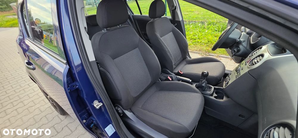 Opel Corsa - 16