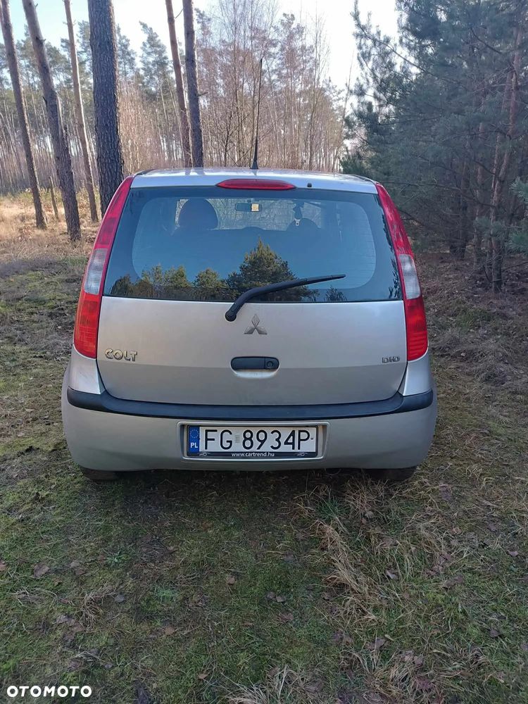 Mitsubishi Colt - 6