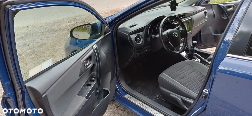 Toyota Auris 1.6 Premium - 8