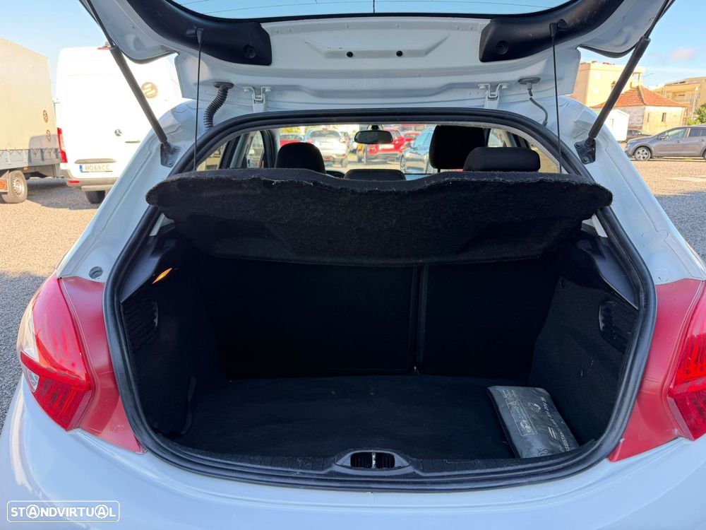 Peugeot 208 1.2 PureTech Active - 15
